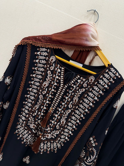 Pakistani Formal suits 4157